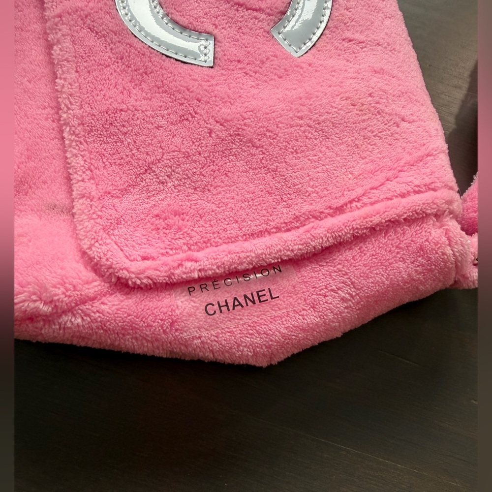 CHANEL Precision VIP Bag in Pink Logo Fleece Crossbody/Shoulder Bag - Picture 4 of 13